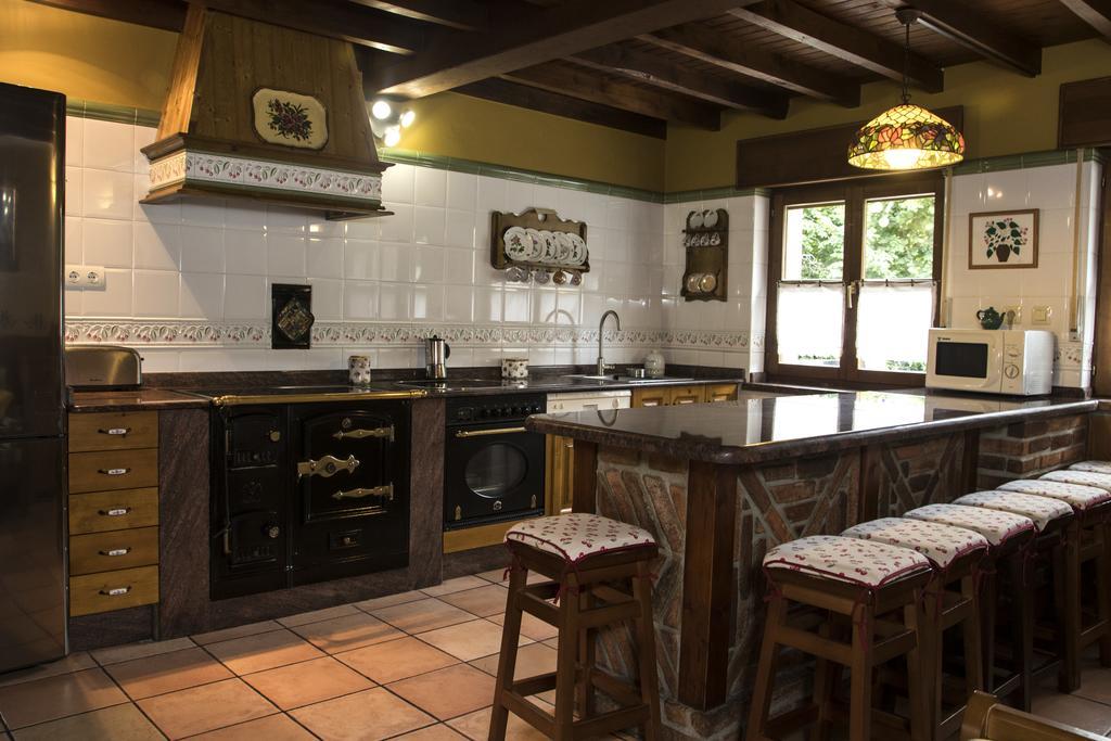 Casa Rural La Regoria Carrena de Cabrales Exteriör bild